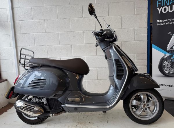 2022 Piaggio Vespa GTS 125